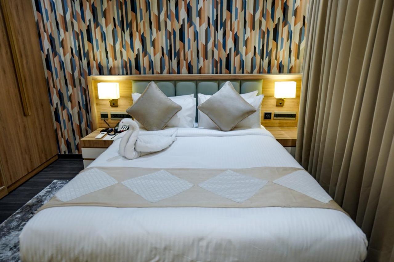 M2 Square By Monday Premium Hotel Nagpur Exterior photo